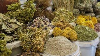Kışın Bağışıklığı Güçlendirme Yöntemleri: Vitaminler, Bitkiler ve Pekmez