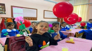 Kızılay öğrencileri kucaklamaya devam ediyor