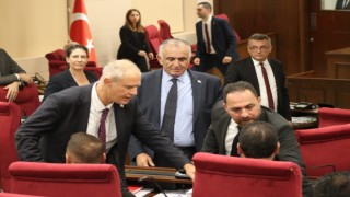 KKTCde meclis başkanlığı krizi: Milletvekilleri arasında arbede çıktı