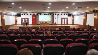 Konyaaltında personele yaşlılarla iletişim eğitimi verildi