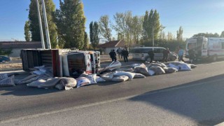 Konyada kamyonetle hafif ticari araç çarpıştı: 3 yaralı