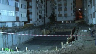 Küçükçekmecede toprak kayması: Bir bina tahliye edildi