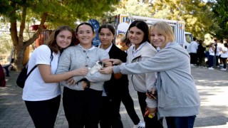 Kuşadası Belediyesi çocukları can dostlarla buluşturdu