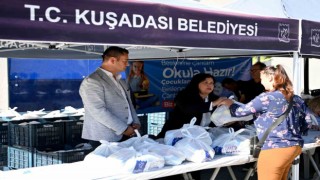 Kuşadası Belediyesinin beslenme çantası desteği başladı