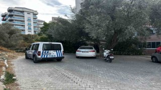 Kuşadasında bir kişi evinde ölü bulundu