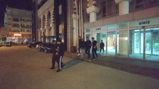 Kuşadasında polis ekipleri göçmen kaçakçılarına göz açtırmıyor