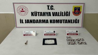 Kütahyada aracında uyuşturucu ele geçirilen şüpheli tutuklandı