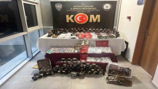 Kütahyada kaçak tütün ve sigara operasyonu