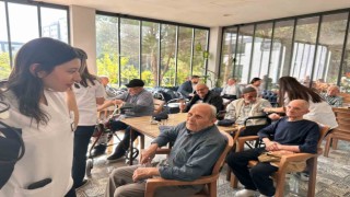 Lise öğrencilerinden huzurevi sakinlerine sağlık taraması
