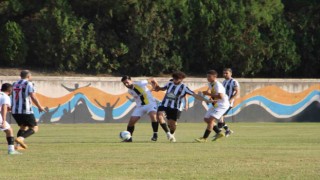 Maça bir gün kala lisansları çalınan futbolcular, sahaya çıkmayı başarsalar da maçı kazanamadılar