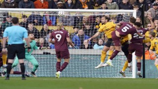 Manchester City son dakikada John Stones ile güldü