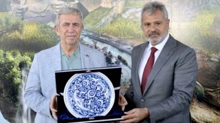 Mansur Yavaş Hatay’da: Tarihi Kentler Birliği’nden Deprem Bölgesine Destek