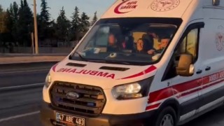 Mardinde otomobil tıra arkadan çarptı: 3 yaralı