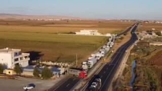 Mardinde sürücüsünün kontrolünden çıkan tır bariyerlere çarptı