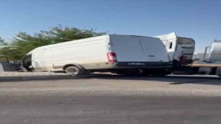 Mardinde tır ile minibüs çarpıştı