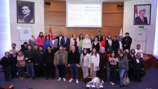 Meme kanseri farkındalık ayına yönelik konferans düzenlendi