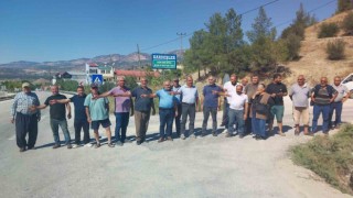 Mersinde mahalle sakinleri kapatılan kavşağın yeniden açılmasını istiyor