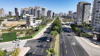Mersinde yollar yenileniyor