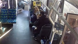 Metrobüste doğum anı araç içi kamerasına yansıdı
