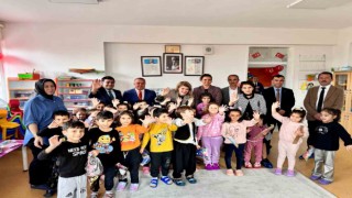 Milletvekili Ölmeztoprak minik öğrencilerle bir araya geldi