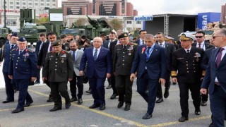 Milli Savunma Bakanı Güler, SAHA EXPOda stantları gezdi