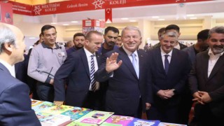 Milli Savunma Komisyonu Başkanı Hulusi Akar: “Kültürün ve medeniyetin yaşatılmasında kitapların önemli bir rolü var”