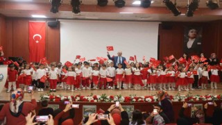 Minik öğrencilerden Cumhuriyetin 101. yılına özel gösteri