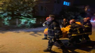 Misafirliğe gittiği evin çatısına çıkıp ekipleri seferber etti