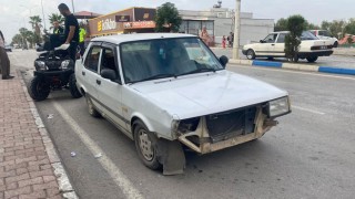 Motosiklet Hem Araca Hem Yayalara Çarptı, 3 Yaralı