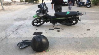 Motosiklet ile otomobil çarpıştı: 1 yaralı
