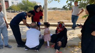 Motosiklet park halindeki motora çarptı: 3 yaralı