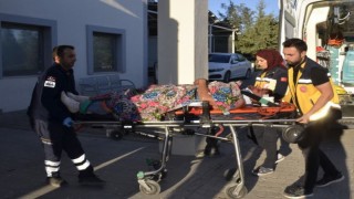 Motosiklet şarampole yuvarlandı: 2 yaralı