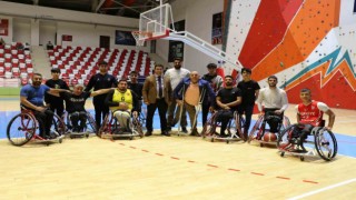 Müdür Taşdemir, engellileri ilk antrenmanda yalnız bırakmadı