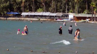 Muğlada deniz, kum, güneş keyfi devam ediyor