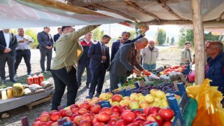Muş Valisi Çakır, yerel üreticileri destekleyerek doğal sebze ve meyve satışını teşvik etti