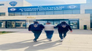 Nitelikli dolandırıcılık suçundan aranan şahsı polis yakaladı