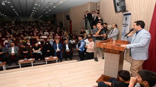 Nurullah Genç, Battalgazide gençlerle buluştu