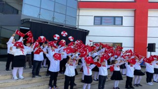 Öğrenciler, Cumhuriyeti coşku ile kutladı
