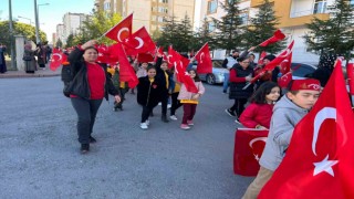 Öğrencilerden anlamlı yürüyüş