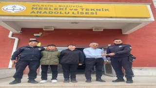 Öğrencilerden örnek davranış