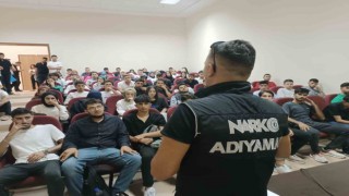 Öğrencilere, narko gençlik projesi anlatıldı