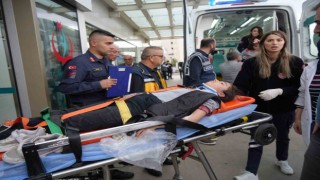 Öğrencileri taşıyan minibüs ile tır çarpıştı: 12si öğrenci 13 yaralı