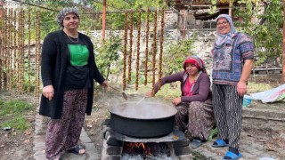 Oğuzlarda cevizli sucuk mesaisi başladı