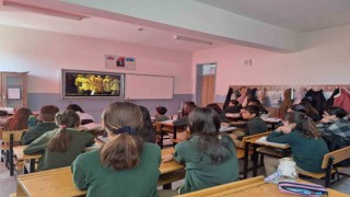 Okullarda Dersimiz Cumhuriyete Doğru filmi