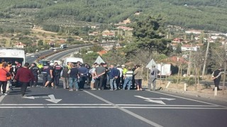 Ölümlü kaza sonrası yolu kapattılar
