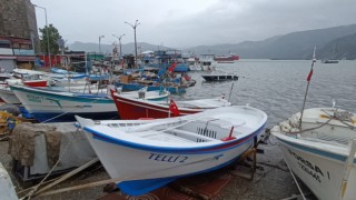 Oruç Reis ve yabancı yatlar Amasra Limanına sığındı