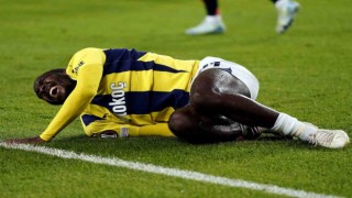 Osayi Samuel maça devam edemedi