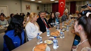 Osmaniye Valisi Yılmaz, Kız Öğrenci Yurdu’nu Ziyaret Etti