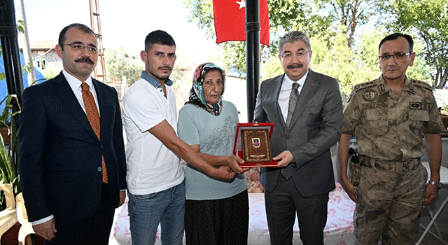 Osmaniye Valisi Yılmaz, Şehit Ailesini Ziyaret Etti