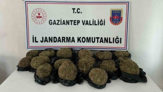 Otobüsün bağajından 18.5 kilo skunk ele geçirildi